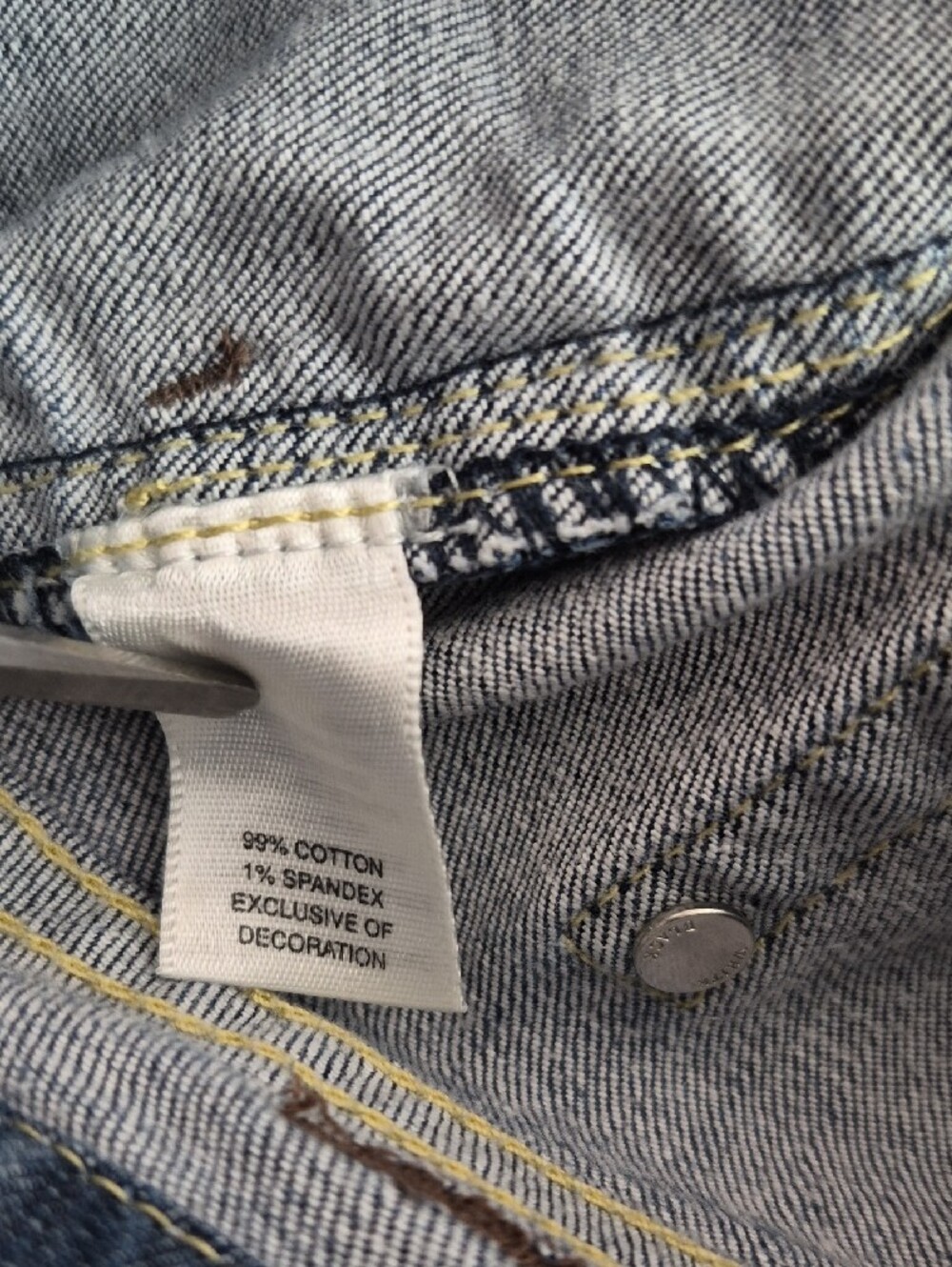 White House Black Market Blanc Denim Cargo Cuffed Shorts - Blue Size 8 - Picture 9 of 9
